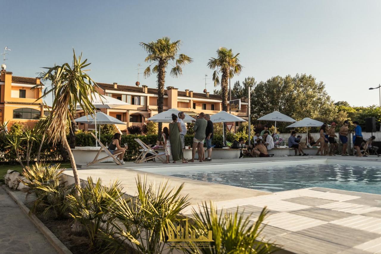 Dubaibeachotel Llido Degli Estensi Dış mekan fotoğraf